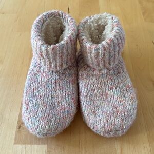 BOMBAS brand new kids slippers pink size 8-10T